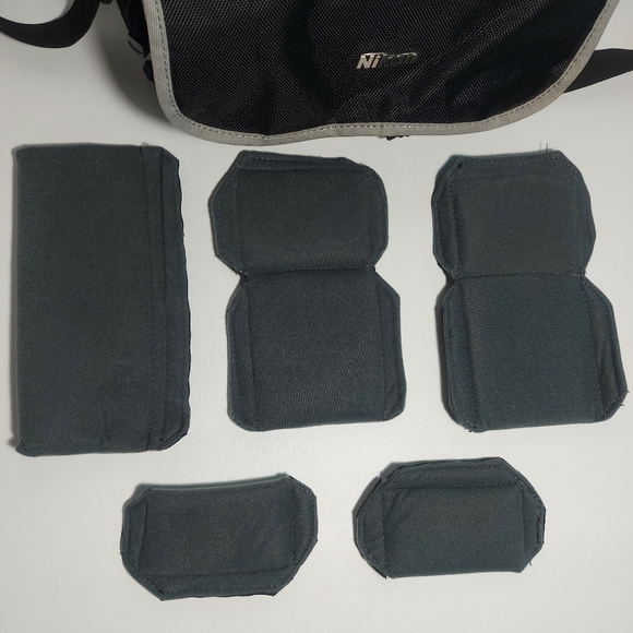Nikon Compact Digital SLR Accessories Bag, Black Gray - Picture 9 of 14